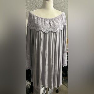 VICI NWOT Embroidered Off shoulder above knee mini dress. Excellent Size L.